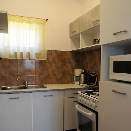 Charming House Surrounded By Greenery, 2 Km From Famous * Póla