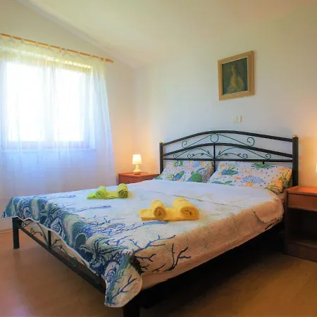 Charming House Surrounded By Greenery, 2 Km From Famous *