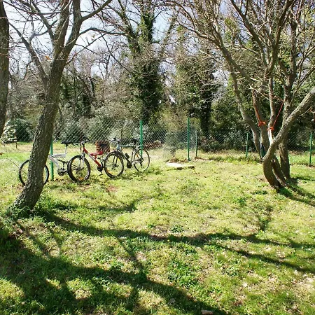Charming House Surrounded By Greenery, 2 Km From Famous Nyaraló *